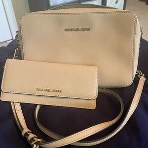 Michael Kors Jet Set Crossbody w/ matching wallet